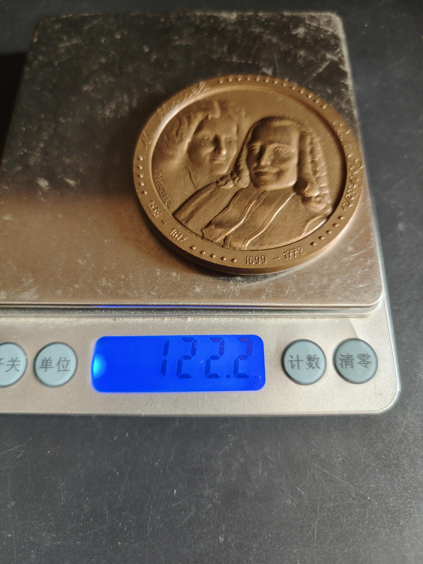老王徽章第159期  法国公证人存款及储蓄银行大铜章     直径58mm.   重量122.2g