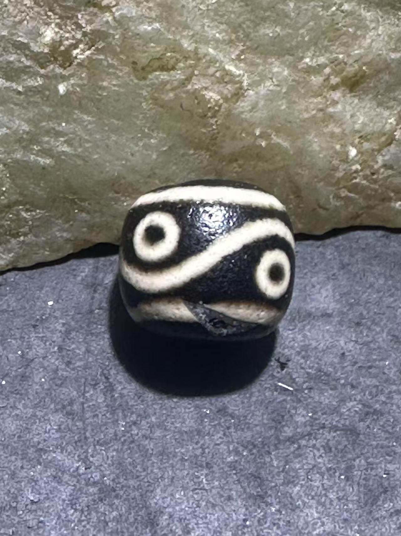 仅此一颗，精品藏传四眼随形天珠一颗，，