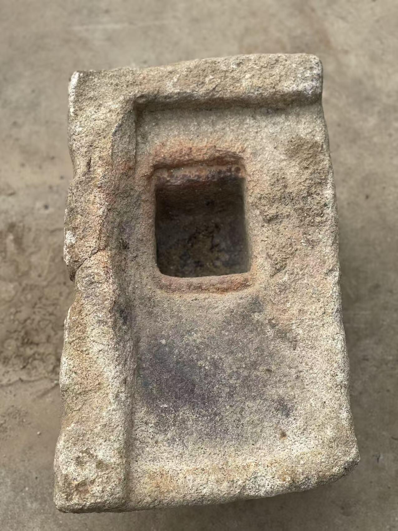 茶室陈设——明代花岗岩石石炉，包老，品相完整，造型美观，独特，长45宽26高22厘米