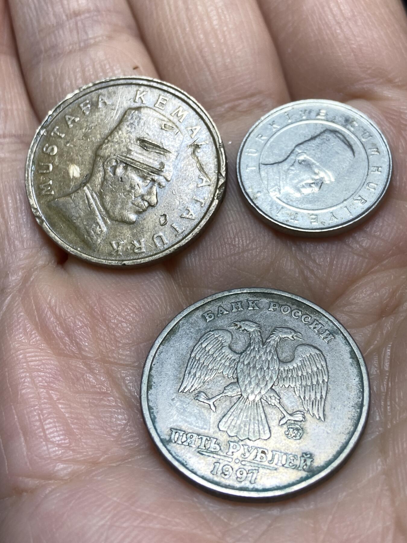 2025年第一百一十八场(总第一百四十四场）外国好品散币(免佣金) 各国散币3枚：土耳其🇹🇷1999年100000里拉，2008年10库鲁，俄罗斯🇷🇺1997年5卢布