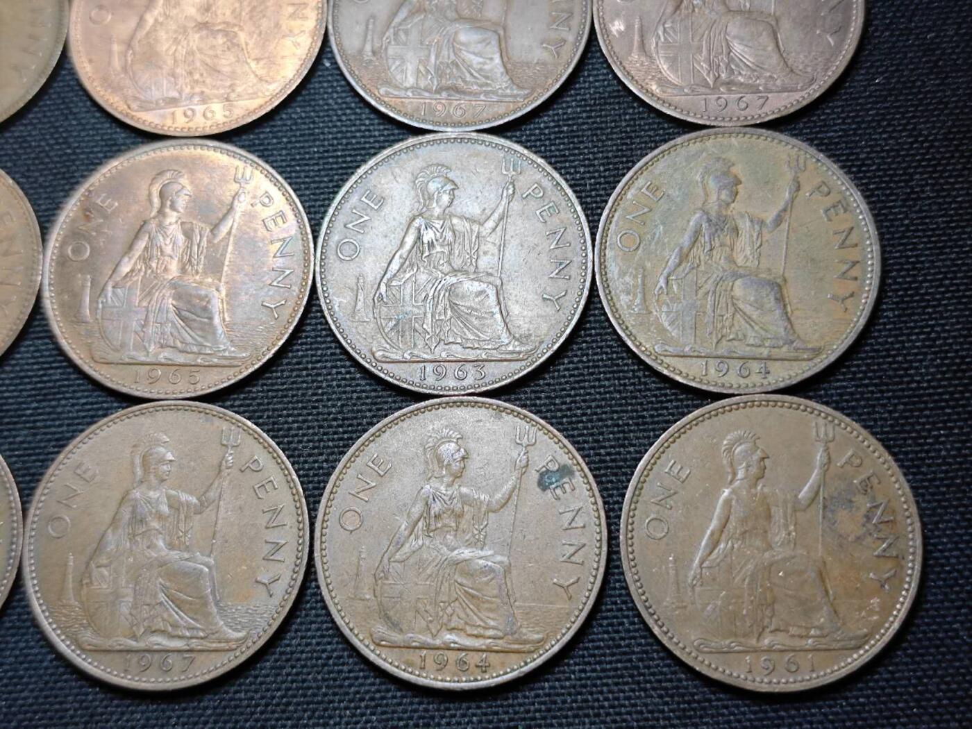 KK钱币收藏小铺  第359场  2月预留时间 周末发货  英国一便士铜币一组15枚