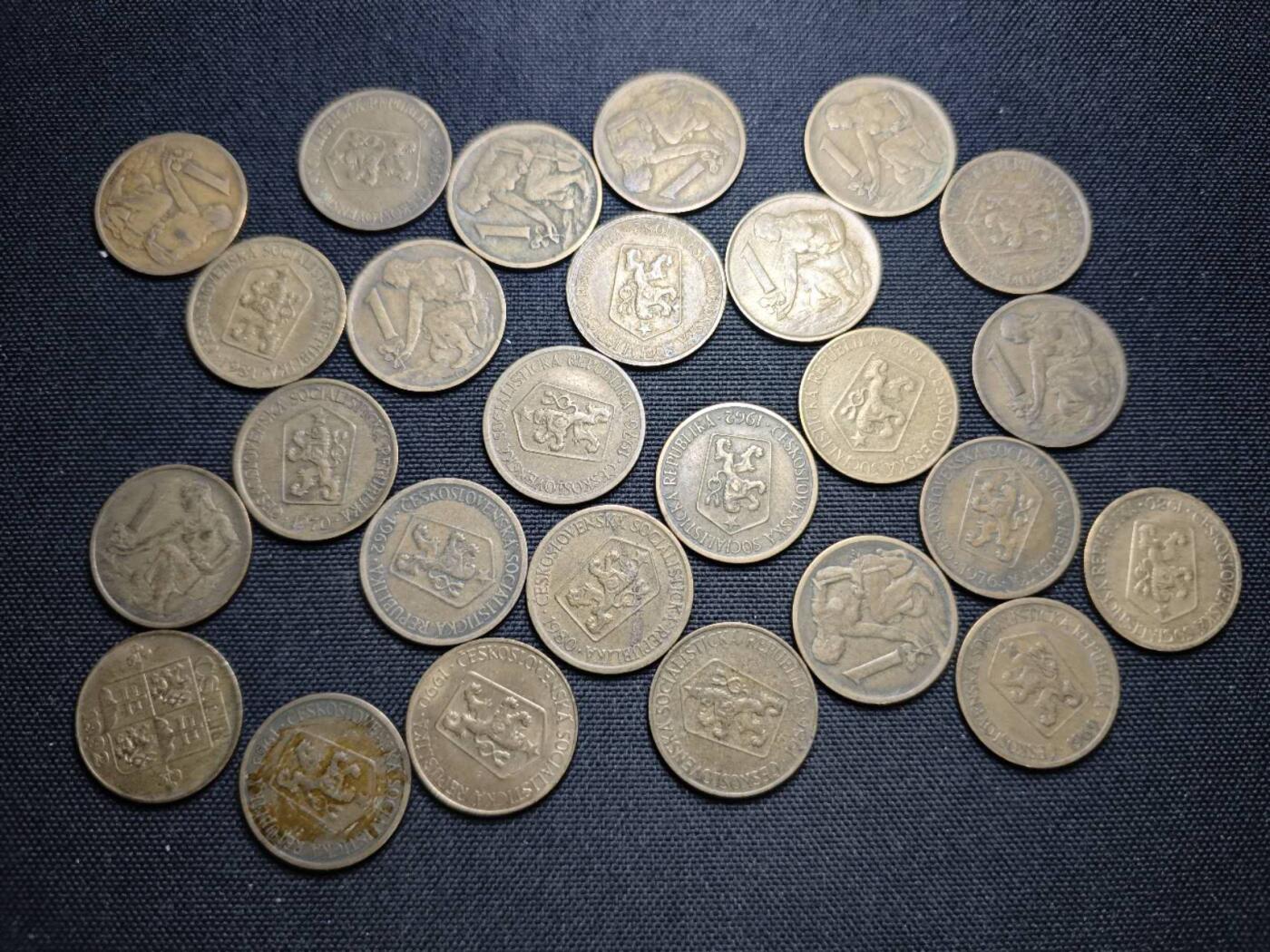 KK钱币收藏小铺  第359场  2月预留时间 周末发货  捷克斯洛伐克一组1克朗铜币26枚