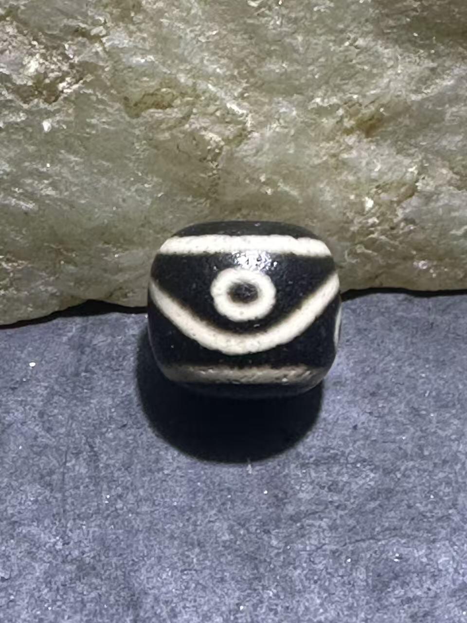 仅此一颗，精品藏传四眼随形天珠一颗，，