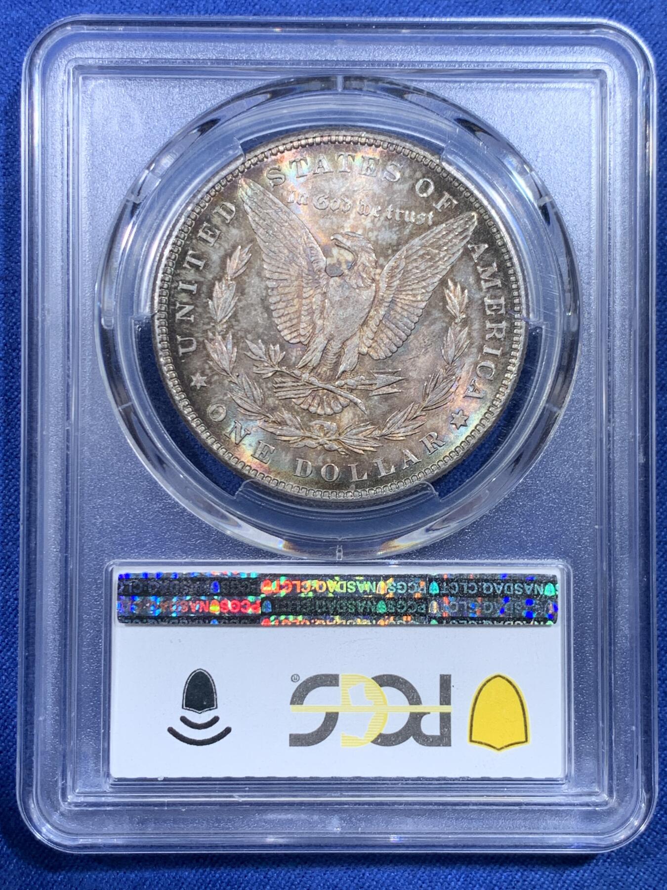 《竞宝斋》第433场 周日，周一 2场连拍 （全场包邮） PCGS MS65 美国1885年摩根银币P版，原汁原味双面五彩老包浆，包浆醇厚润泽又犀利，打制深峻，转光强烈细节优秀，状态一流。
