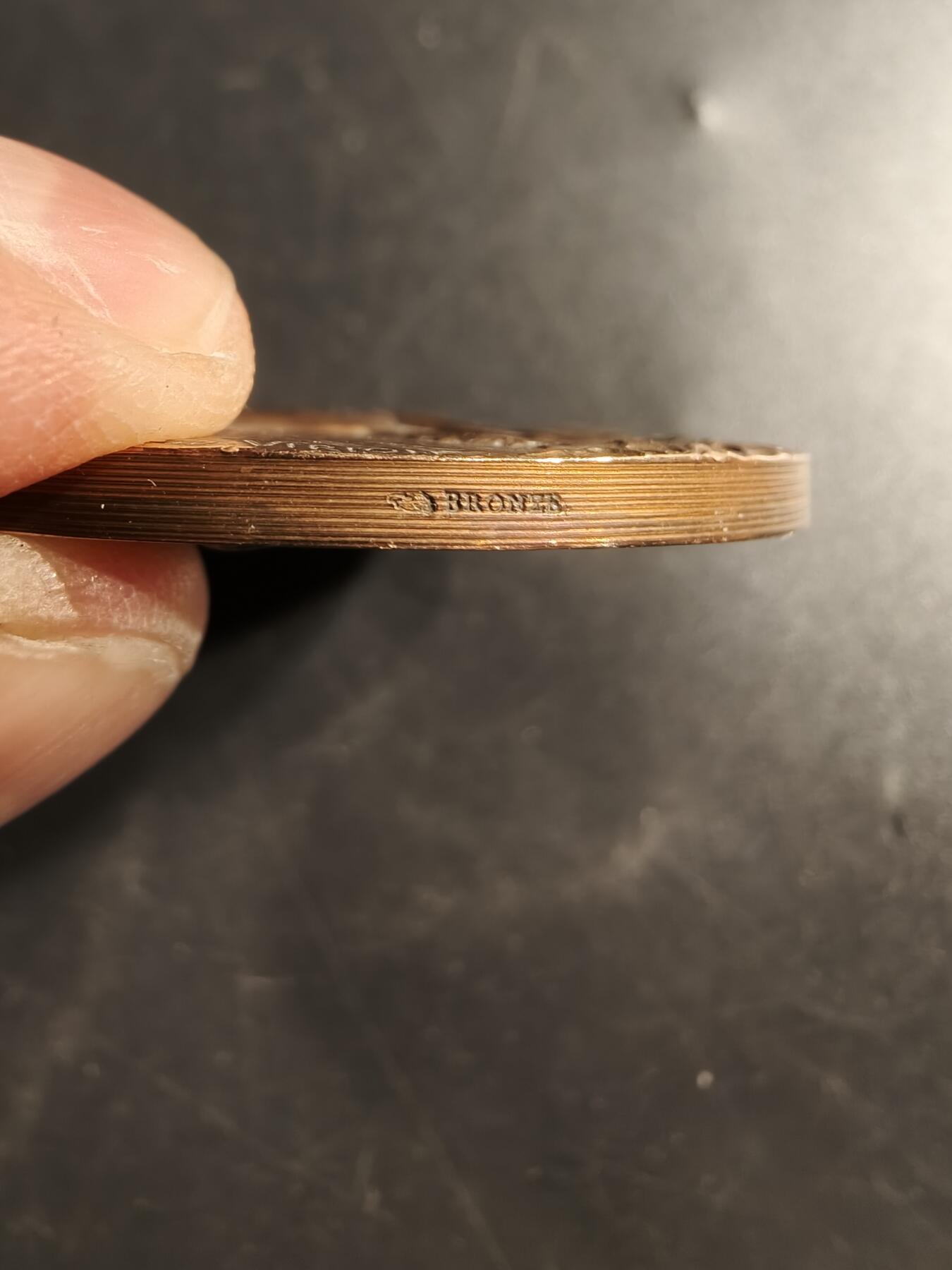 老王徽章第159期 法国畜牧业大铜章   牧羊犬放羊    直径50mm.    重量60.7g