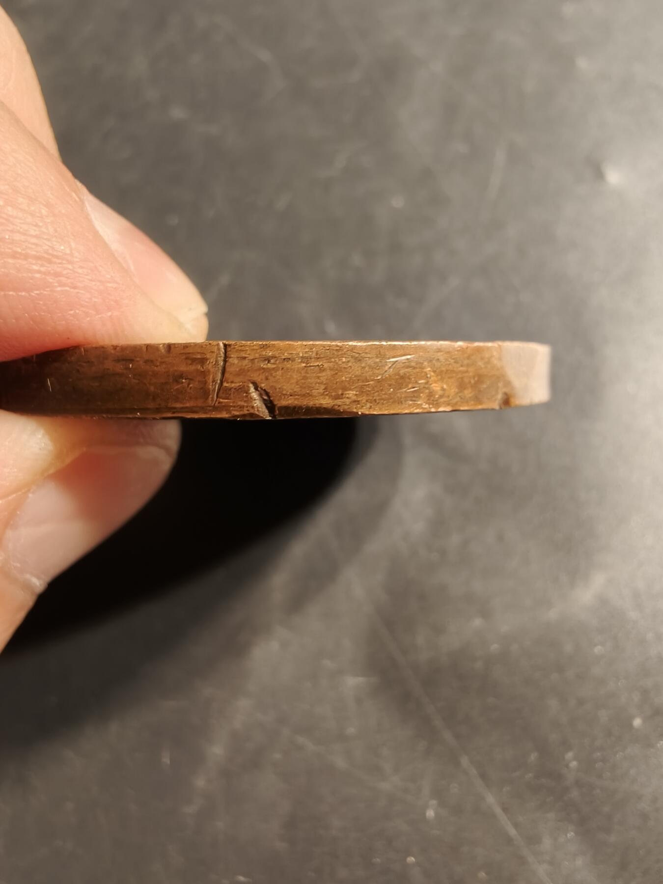 老王徽章第159期 法国巴黎工业艺术学院落成大铜章      直径50mm.   重量58.6g.     早期原铸无边铭