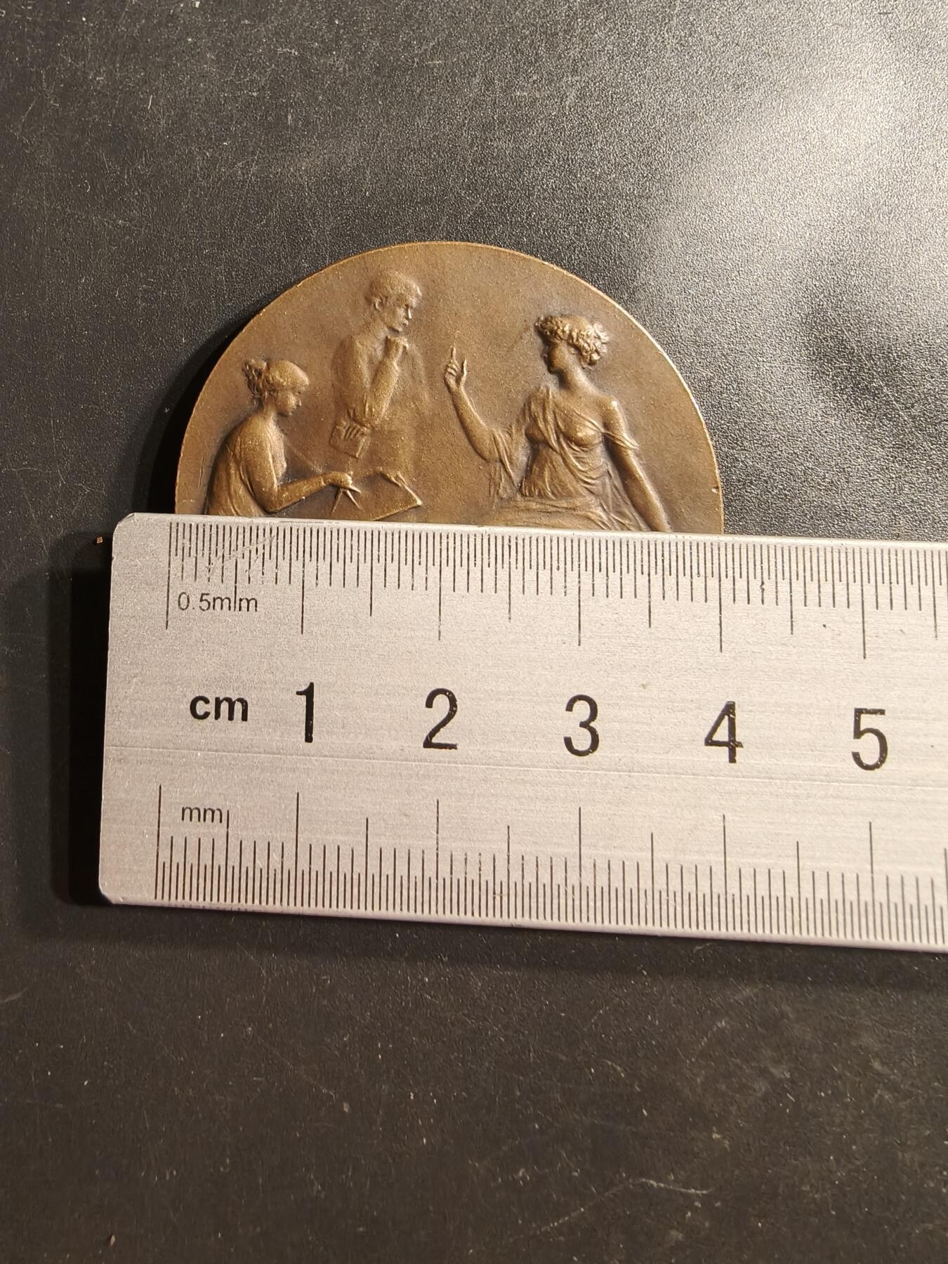 老王徽章第159期 法国 布雷盖学校大铜章     保罗•加尼耶作品    直径41mm.    重量31.2g