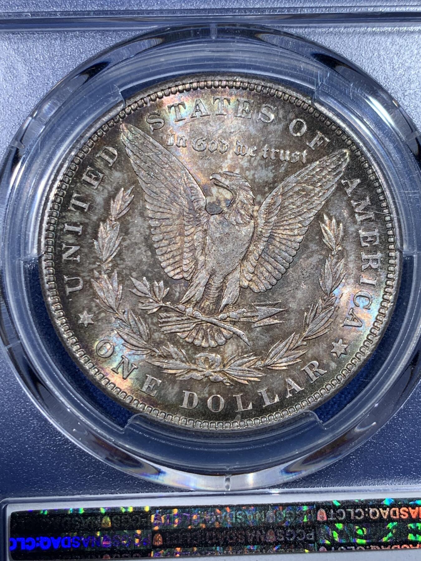 《竞宝斋》第433场 周日，周一 2场连拍 （全场包邮） PCGS MS65 美国1885年摩根银币P版，原汁原味双面五彩老包浆，包浆醇厚润泽又犀利，打制深峻，转光强烈细节优秀，状态一流。