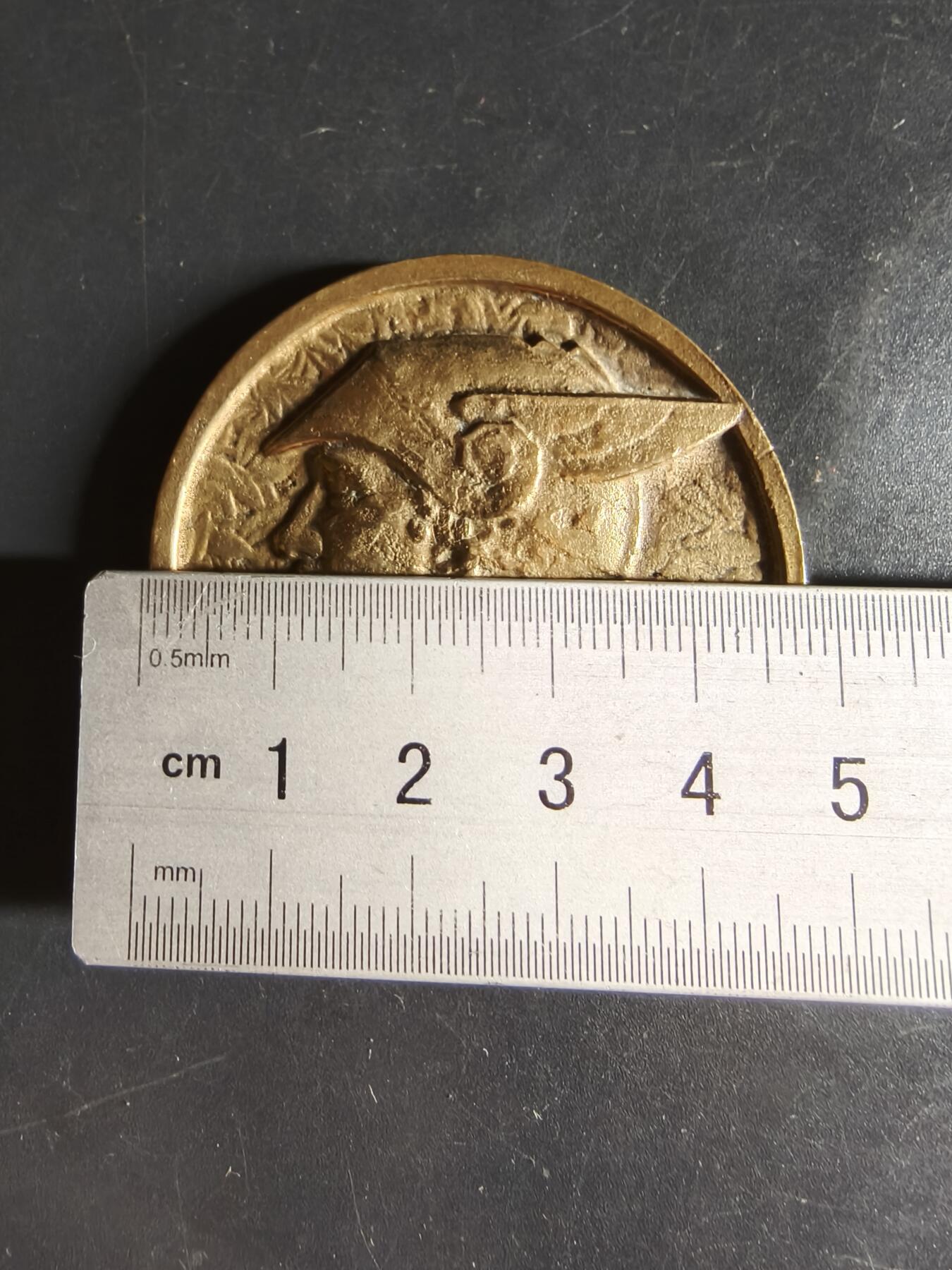 老王徽章第159期  法国装饰艺术风格戎装玛丽安娜大铜章     直径48mm.    重量56.4g
