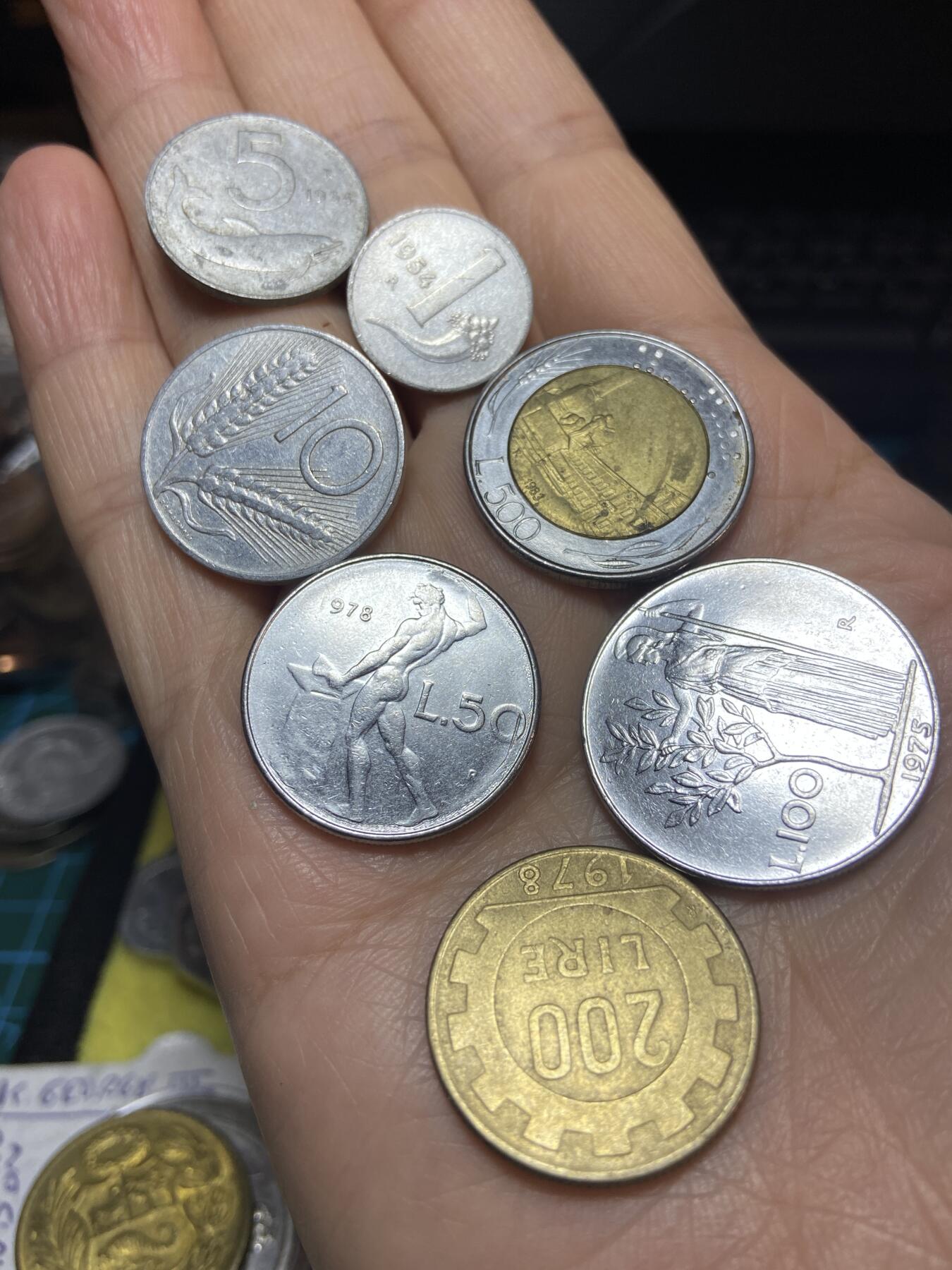 2025年第一百一十八场(总第一百四十四场）外国好品散币(免佣金) 意大利🇮🇹套币7枚：1975年100里拉，1978年200里拉，1983年500里拉，1978年50里拉，1953年10里拉，1954年5里拉，1954年1里拉