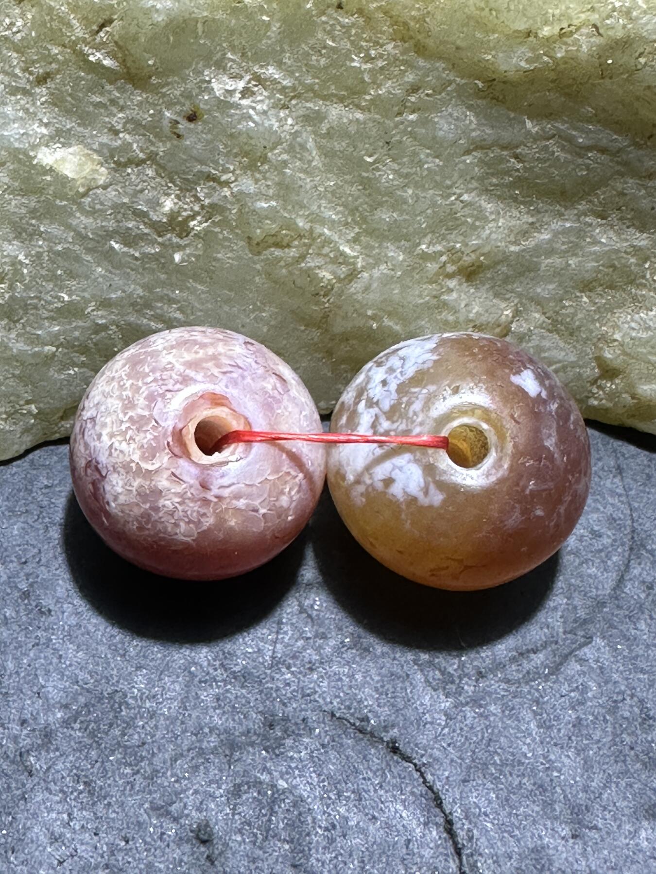 精美高玉化奶油皮风化纹玛瑙苹果珠一对，，