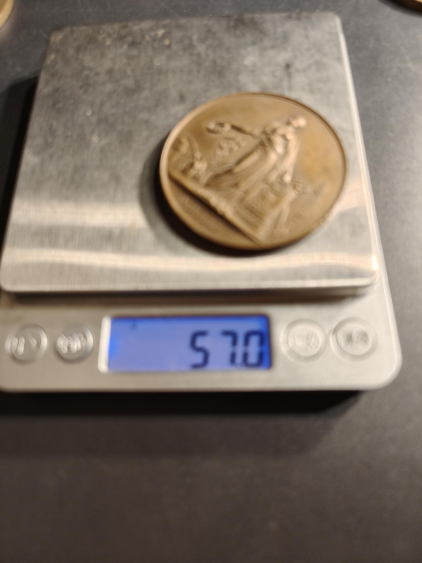 老王徽章第159期  法国国家工业促进协会大铜章     直径50mm.   重量57g