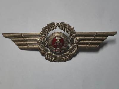 韵星假日拍卖第二十九期 -- Rimey Holidays Auction 29 - 民主德国军官空军帽徽