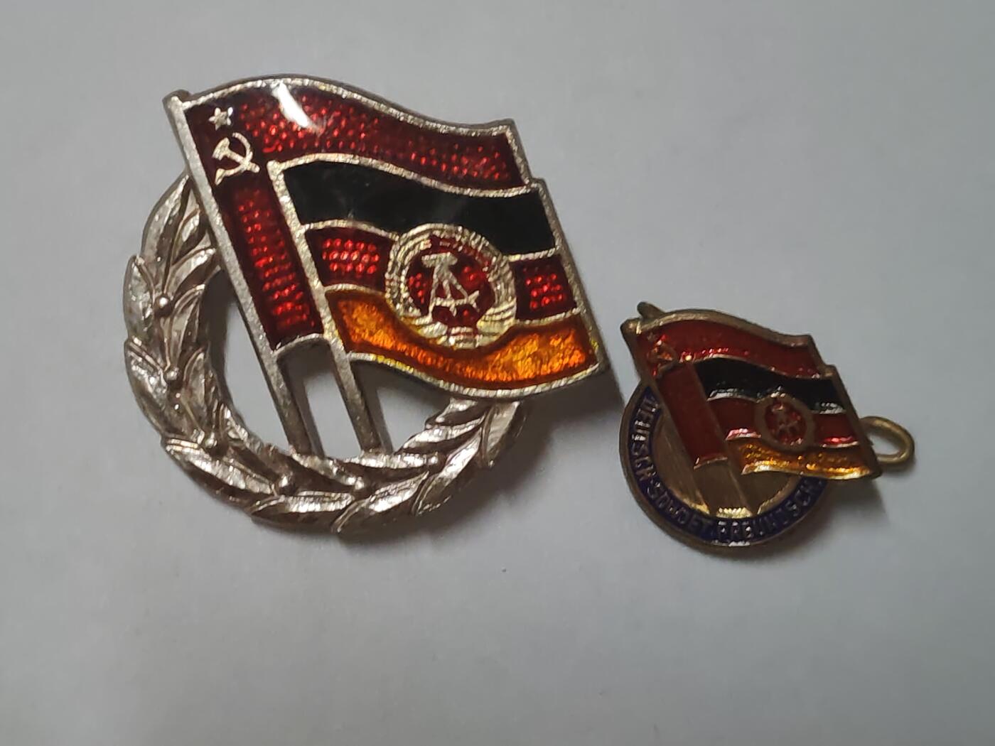 韵星假日拍卖第二十九期 -- Rimey Holidays Auction 29 民主德国银级苏德友谊奖章一套