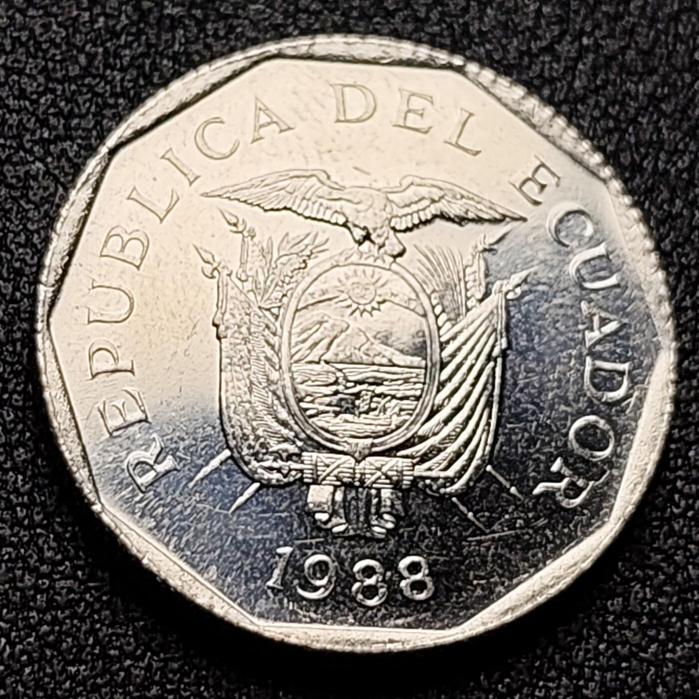 泉币菌-第118场-精品福利场 少见原光极美 厄瓜多尔10苏克雷 1988年镍包钢硬币 24.0毫米 6.17克