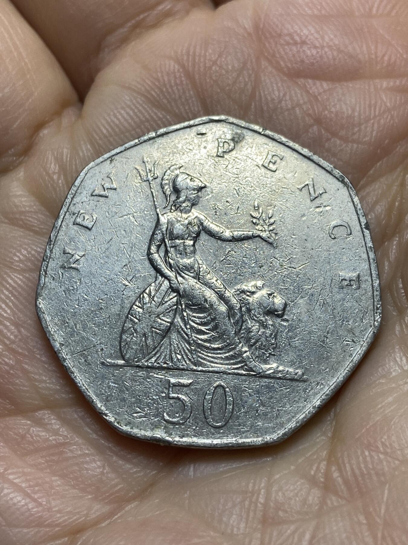 2025年第一百一十八场(总第一百四十四场）外国好品散币(免佣金) 英国🇬🇧1980年50新便士(伊丽莎白二世中年花冠，十进制第一版)
