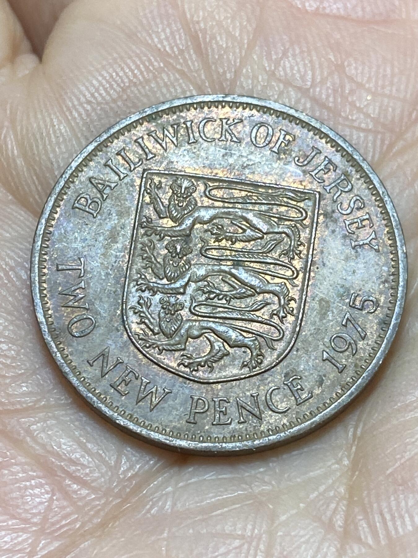 2025年第一百一十八场(总第一百四十四场）外国好品散币(免佣金) 英属泽西岛🇯🇪1975年2新便士(伊丽莎白二世中年花冠，第一版)