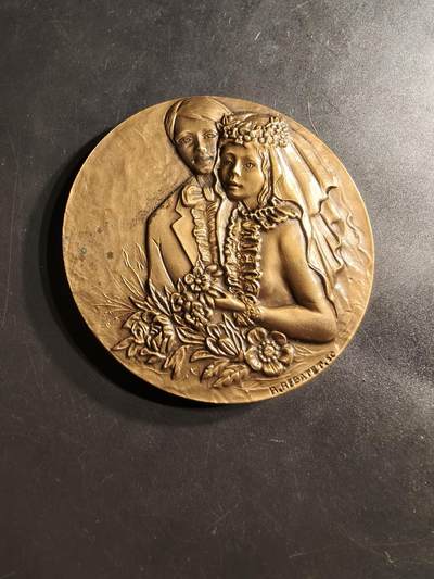 老王徽章第159期 - 法国滨海拉塞讷市婚姻大铜章     直径64mm.   重量128.3g