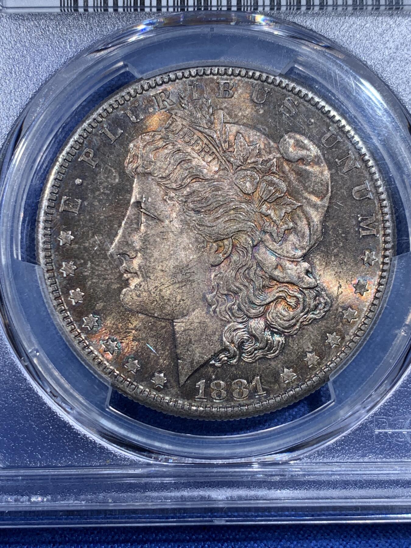 《竞宝斋》第433场 周日，周一 2场连拍 （全场包邮） PCGS MS64 美国1881年摩根银币S厂 两面红金色满彩 底光充足 该枚两面难得彩系统一 光度好