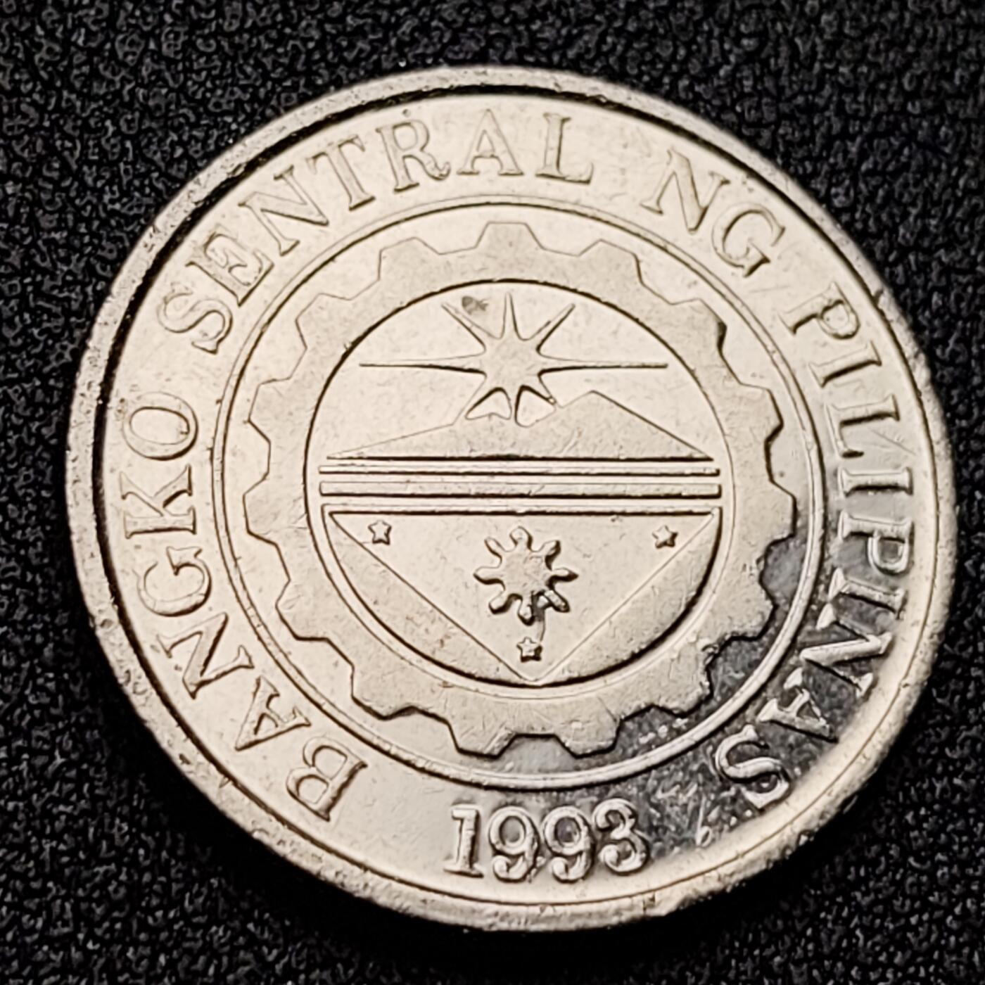 泉币菌-第118场-精品福利场 国父埃米利奥总统 菲律宾 1比索镀镍钢硬币24mm5.35克