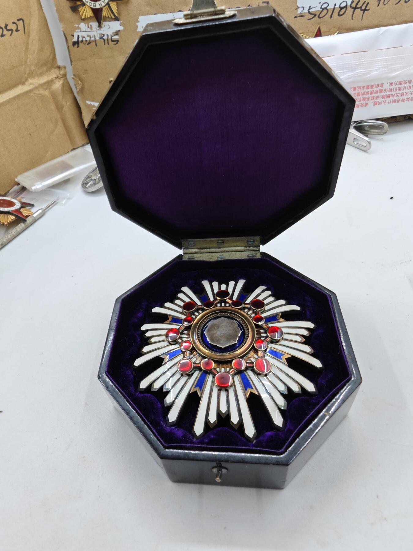 红色经典收藏拍卖专场第28期 勿忘国耻勿忘历史 战时二等瑞宝勋章带原盒 