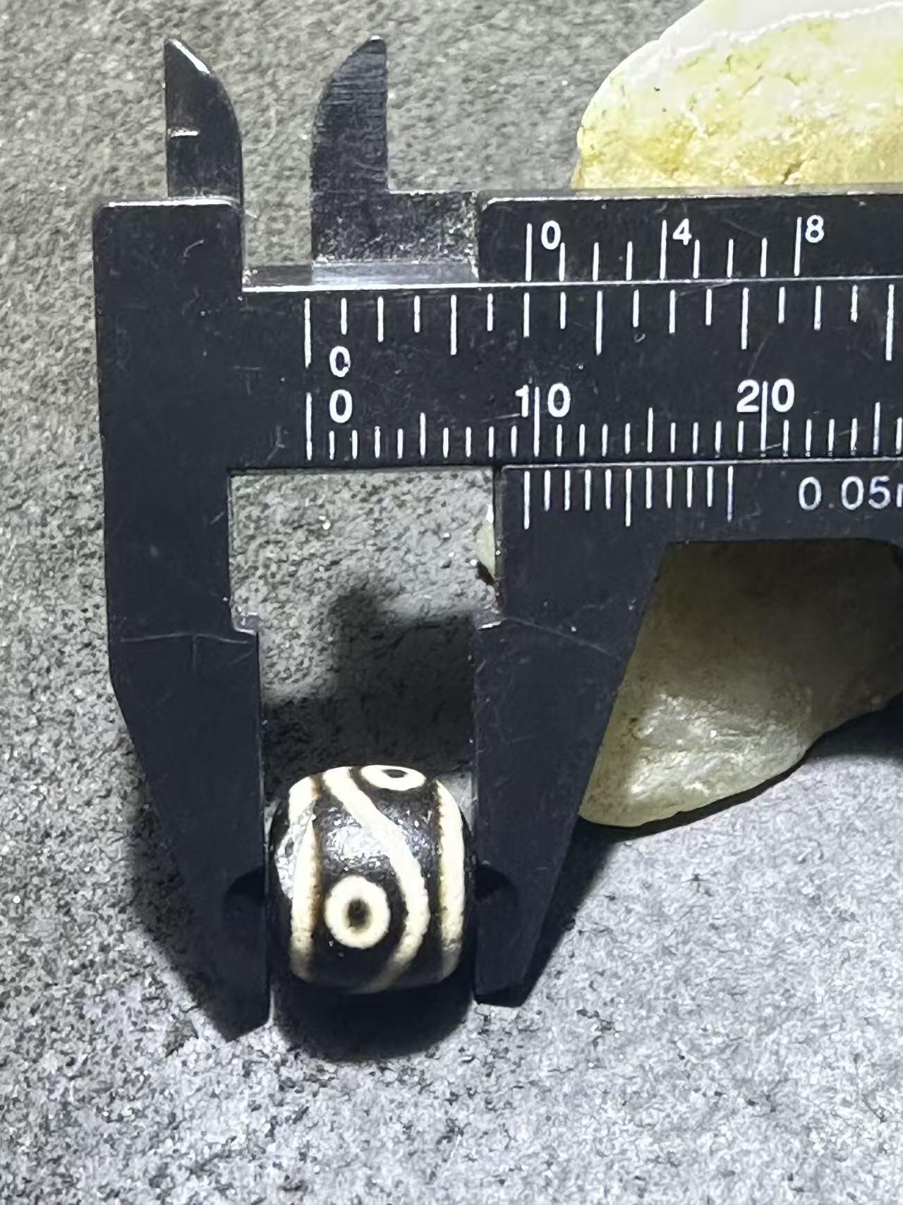 仅此一颗，精品藏传四眼随形天珠一颗，，