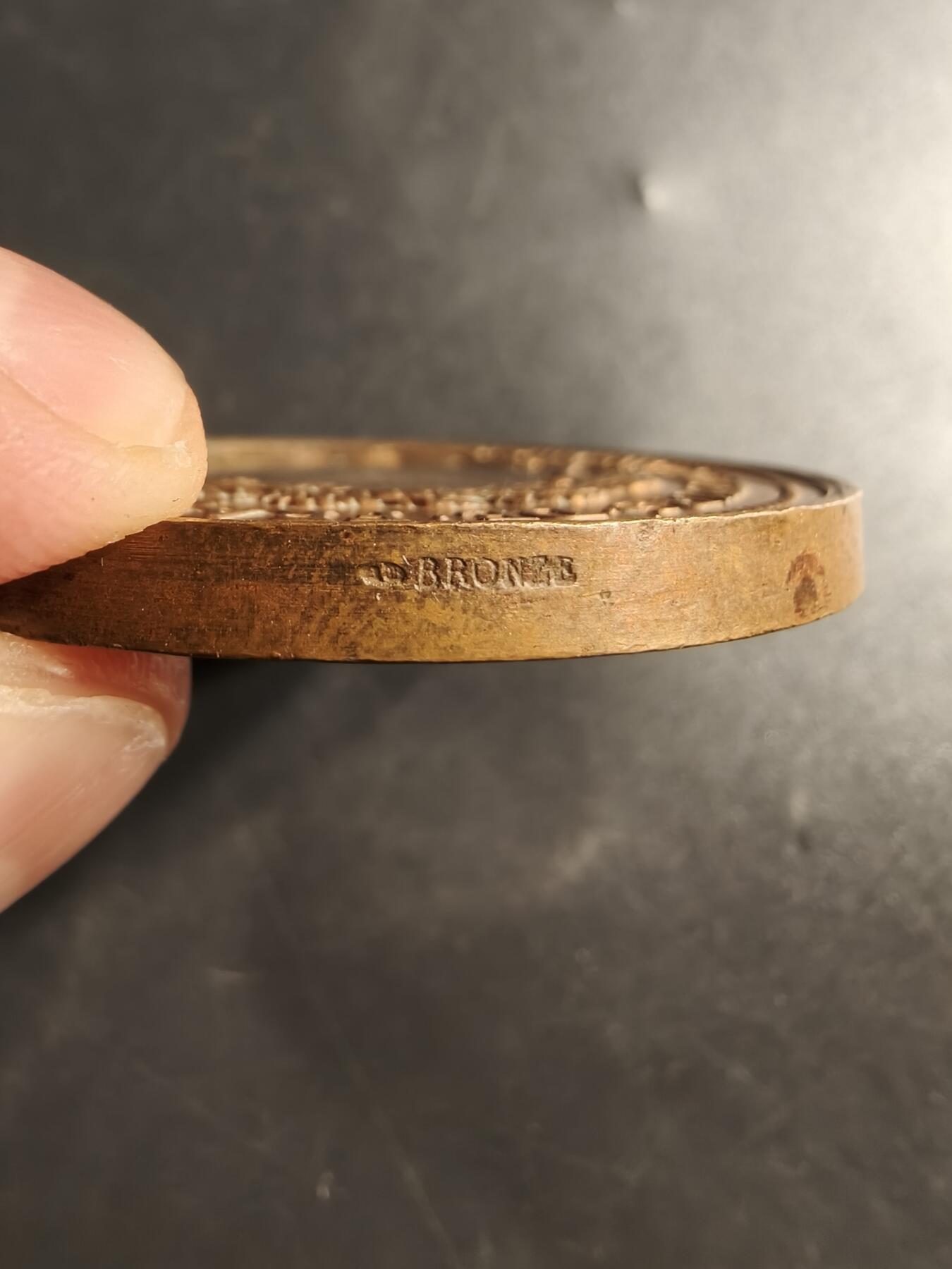 老王徽章第159期 法国农业协会大铜章     直径56mm.   重量82.8g