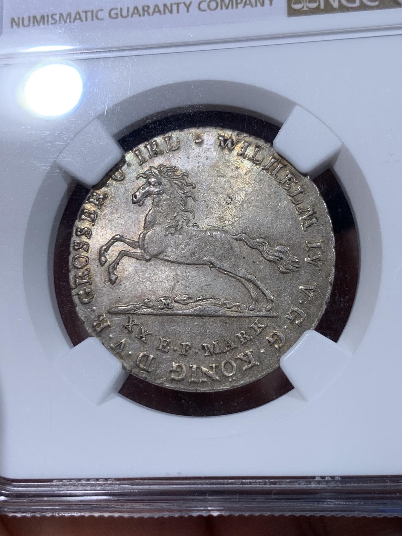 《竞宝斋》第433场 周日，周一 2场连拍 （全场包邮） NGC MS63 德国1831年汉诺威飞马16格罗申银币，稀见状态，银底蕴含着光彩，63分值得收藏。盒子侧面小磕