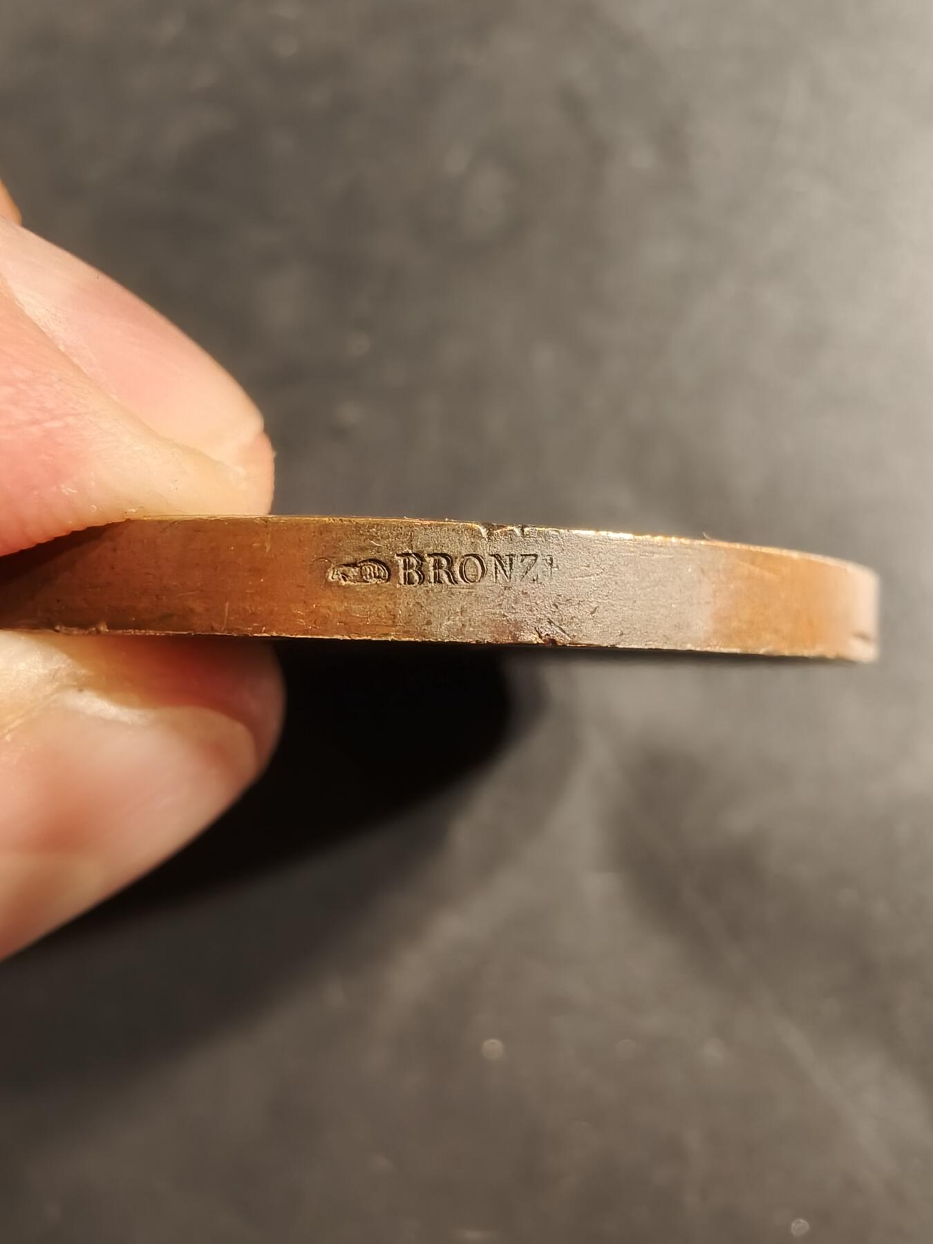 老王徽章第159期 法国马耶纳省农业协会大铜章     直径50mm.    重量61？7g