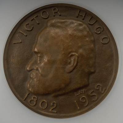 掌中浮雕-藏着的欧洲第039场 - NGC MS65 : 1952年法国“莎士比亚”维克多•雨果诞辰150周年纪念铜章 ，  62mm