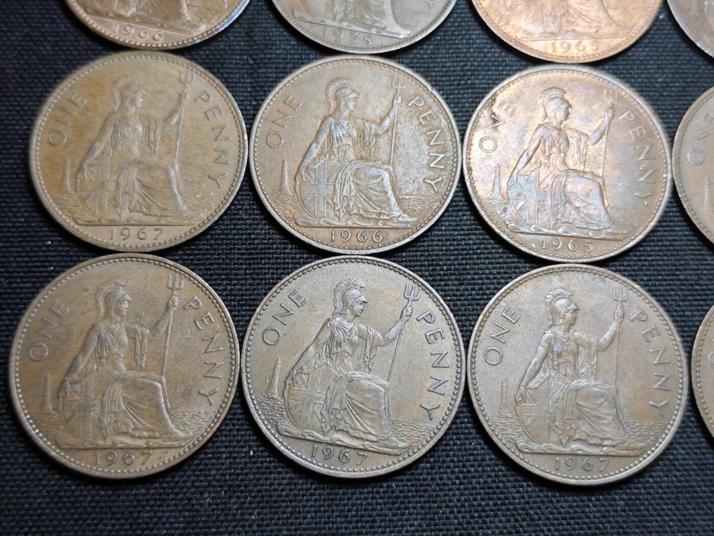 KK钱币收藏小铺  第359场  2月预留时间 周末发货  英国一便士铜币一组15枚