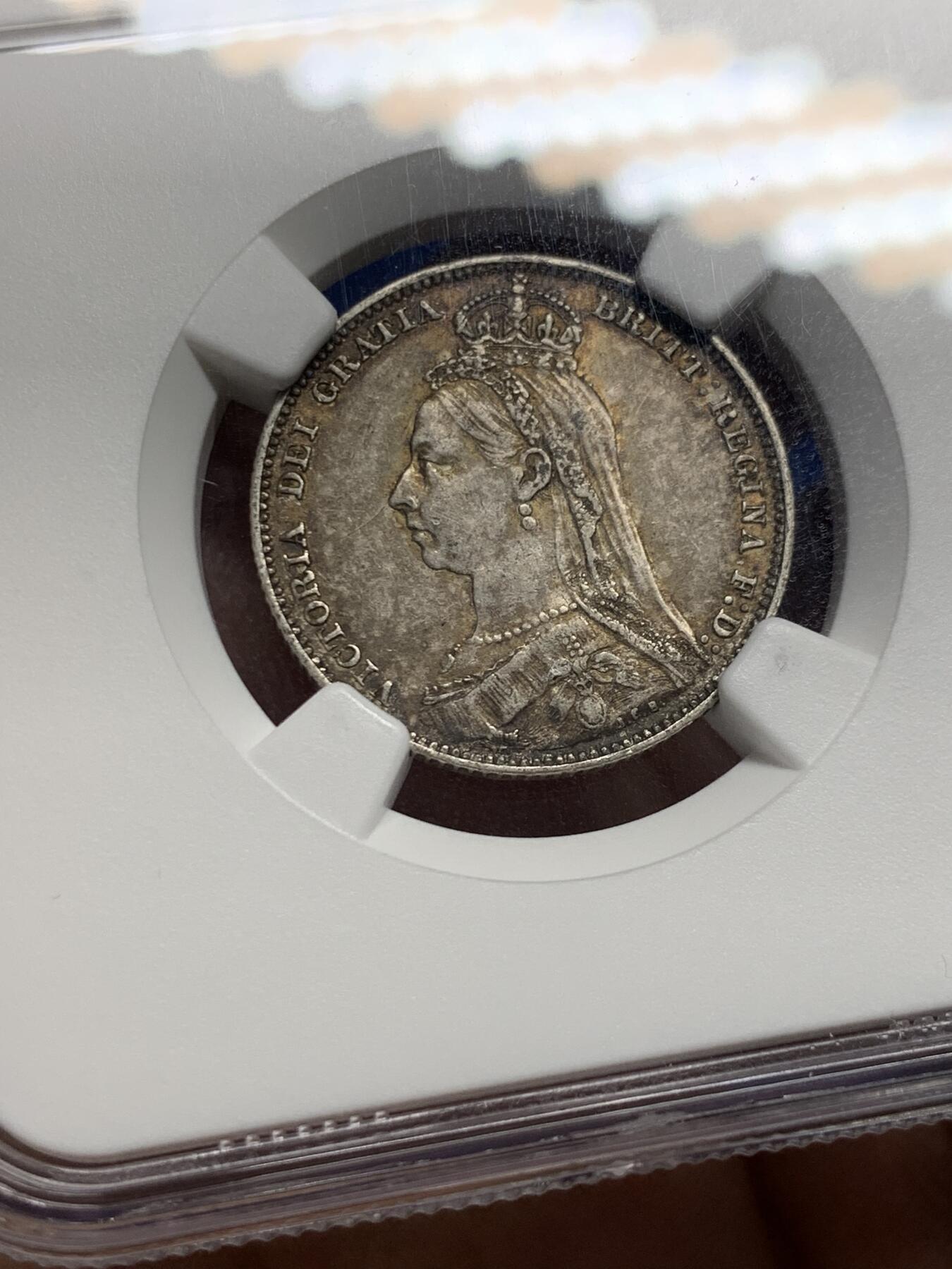 《竞宝斋》第433场 周日，周一 2场连拍 （全场包邮） NGC XF45 英国1892年维多利亚女王高冠1先令银币 原味深包浆