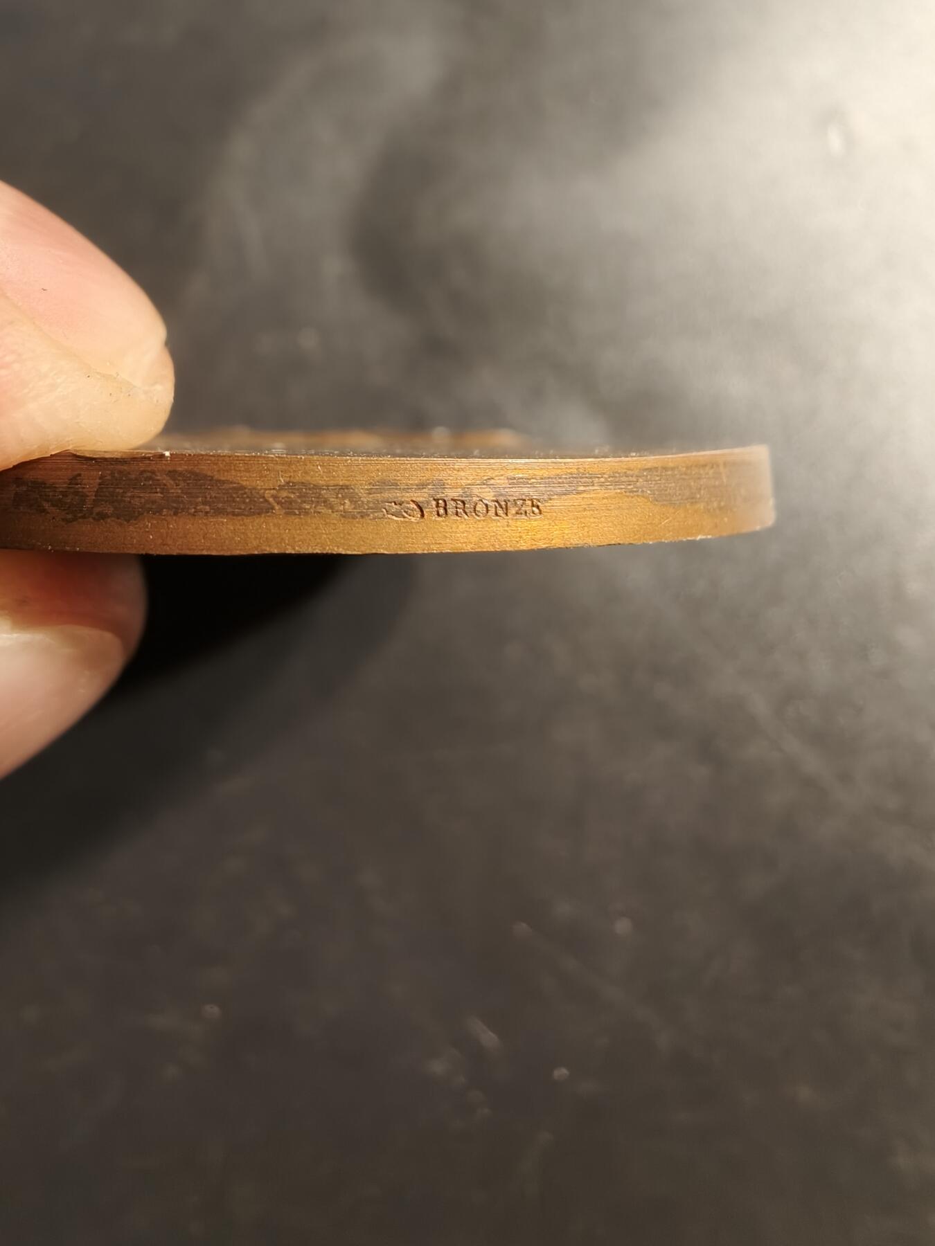 老王徽章第159期 法国畜牧业协会大铜章     直径50mm.   重量58.2g