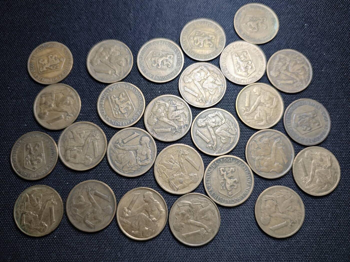 KK钱币收藏小铺  第359场  2月预留时间 周末发货  捷克斯洛伐克一组1克朗铜币26枚