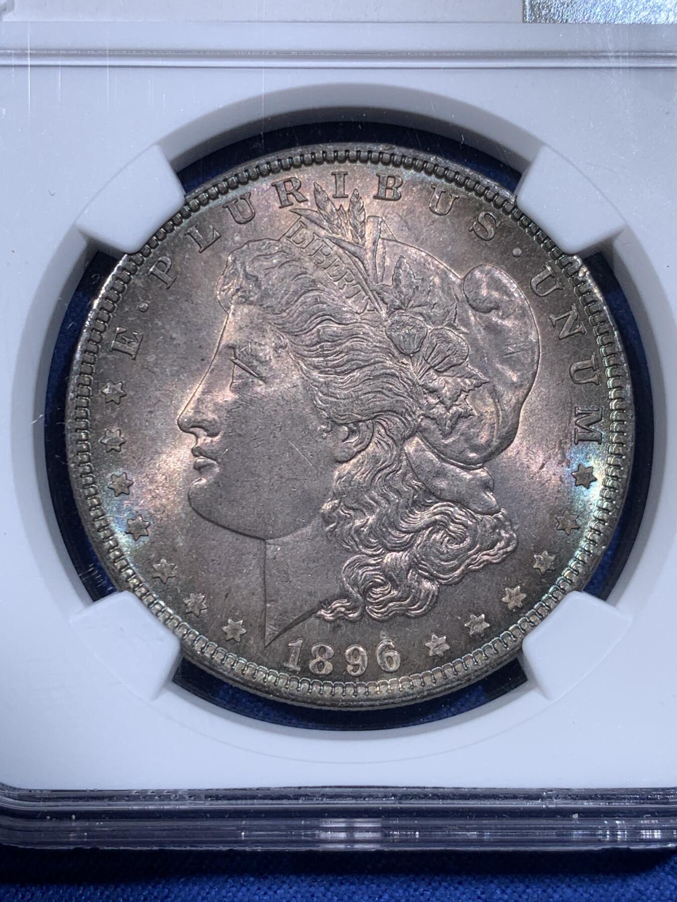 《竞宝斋》第433场 周日，周一 2场连拍 （全场包邮） NGC MS64 美国1896年摩根银币 女神面蓝紫满彩+蓝环彩 背面绿紫满彩 两面底光充沛 收藏级满彩摩根