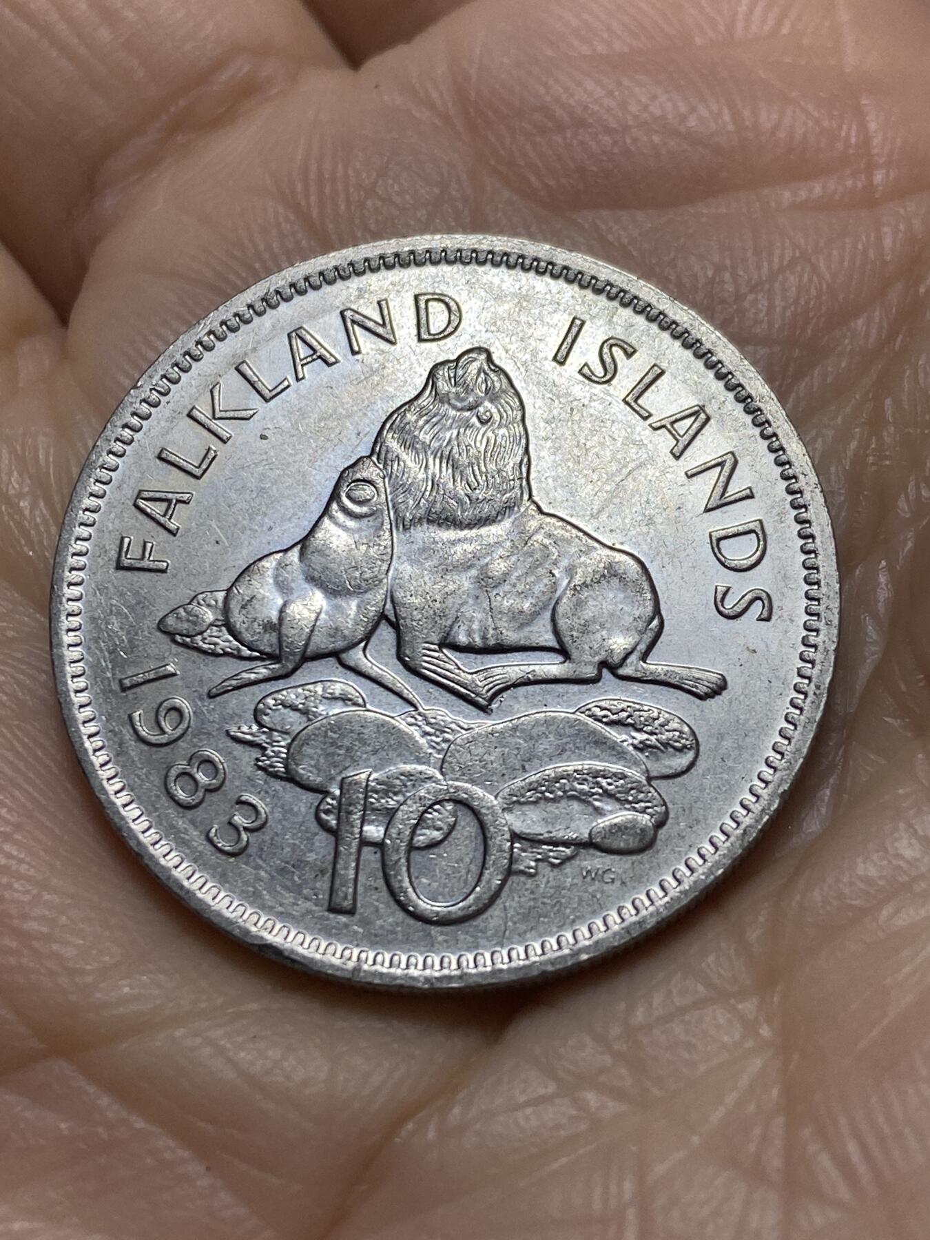 2025年第一百一十八场(总第一百四十四场）外国好品散币(免佣金) 英属福克兰群岛🇫🇰1983年10便士(伊丽莎白二世中年花冠，第一版)