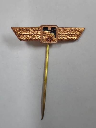 韵星假日拍卖第二十九期 -- Rimey Holidays Auction 29 - 民主德国63版装甲兵二级技能章mini插针