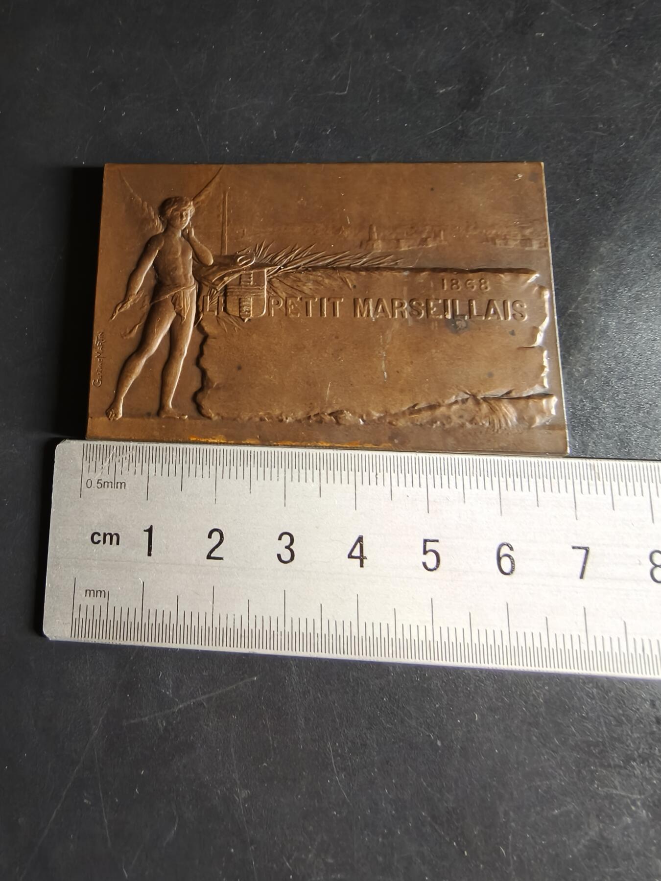 老王徽章第159期 法国马赛市1868年方形大铜章       小天使       尺寸68×43mm.    重量87.6g