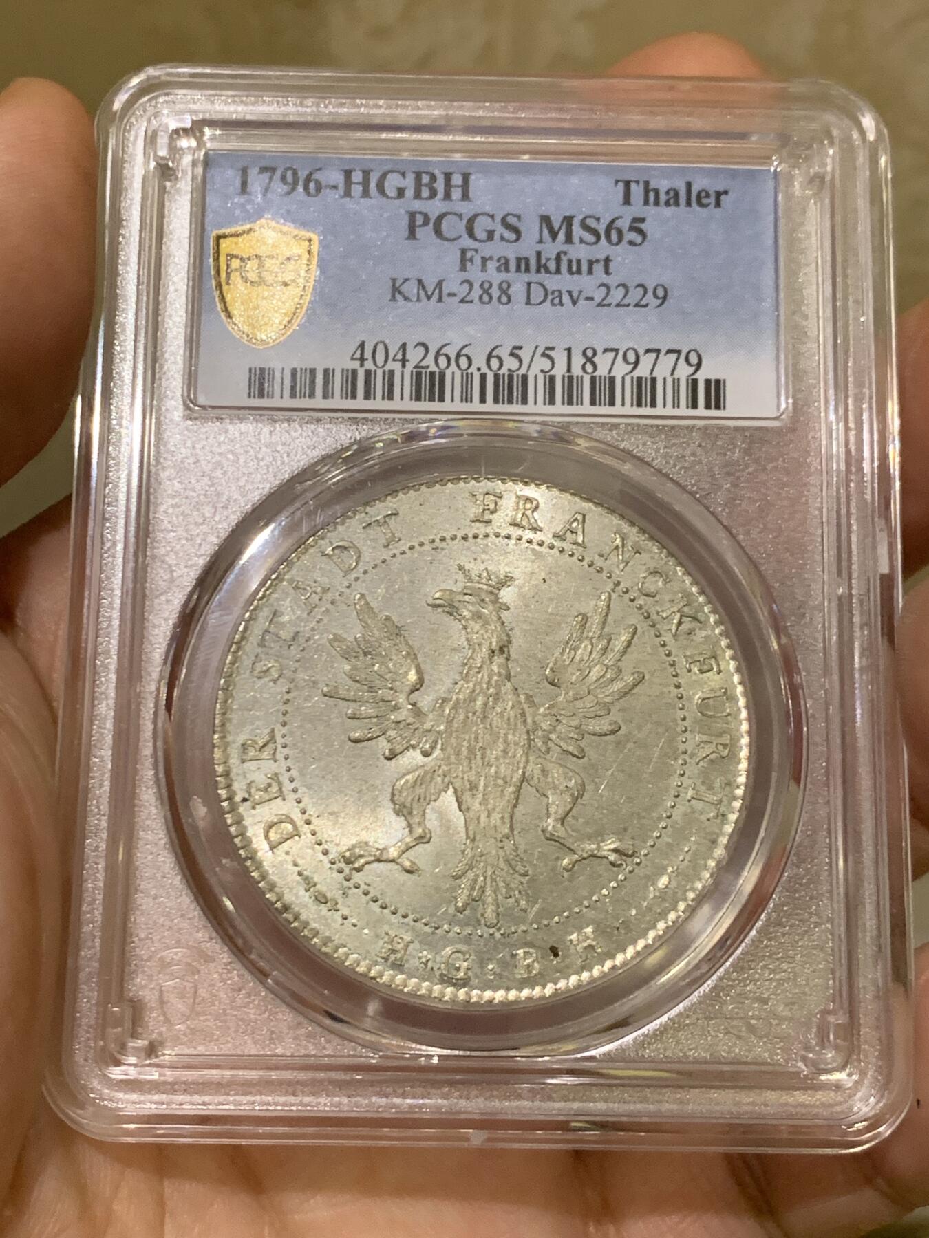 《竞宝斋》第433场 周日，周一 2场连拍 （全场包邮） 冠军分 PCGS MS65 德国 1796 法兰克福 烤鸡泰勒大银币 十字转光 顶级状态 深打凝霜 可遇不可求的状态