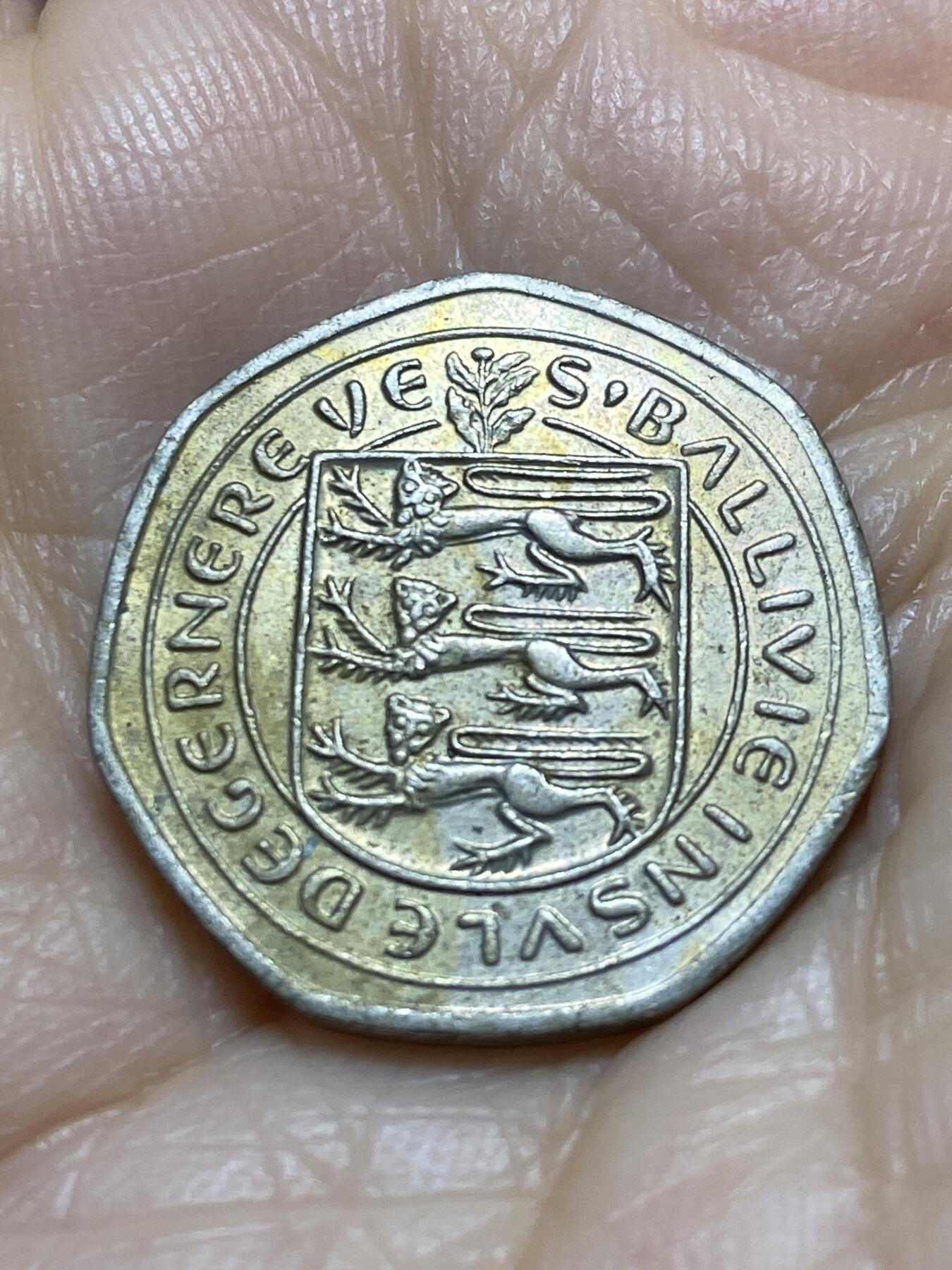2025年第一百一十八场(总第一百四十四场）外国好品散币(免佣金) 英属根西岛🇬🇬1982年20便士(伊丽莎白二世时期，十进制第二套)