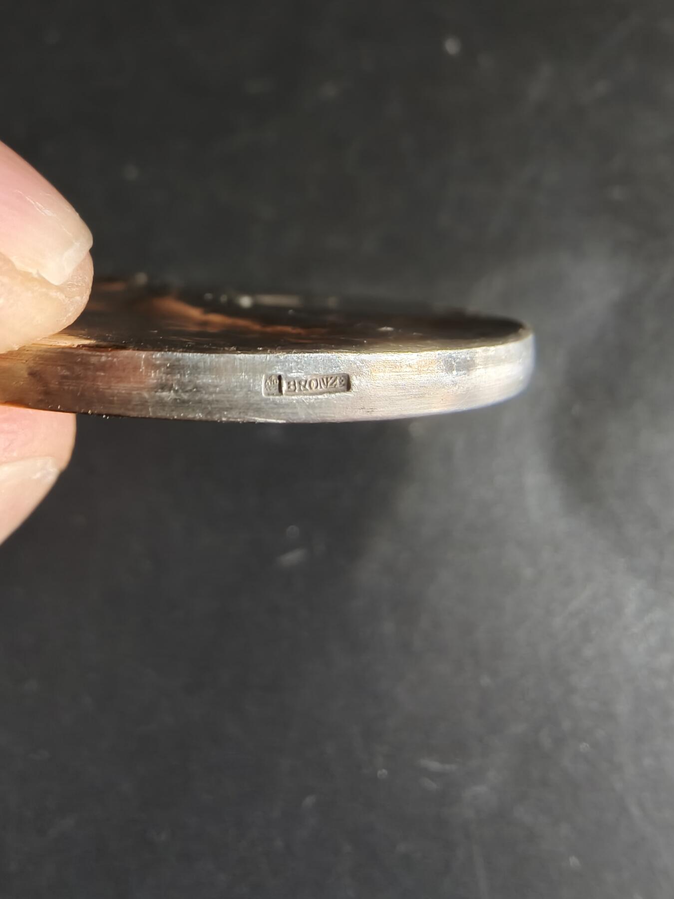老王徽章第159期 法国农业协会镀银大铜章     直径46mm.   重量44.3g