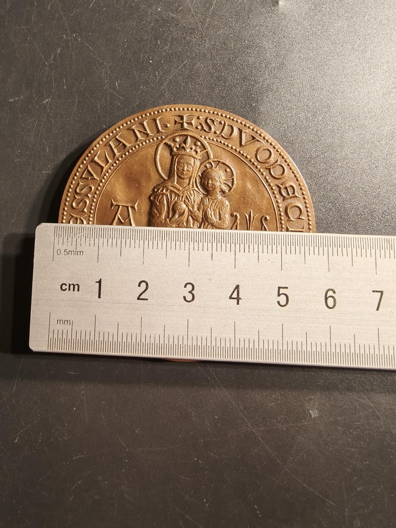 老王徽章第159期  法国天主教会蒙彼利埃修道院大铜章     直径58mm.   重量110.6g