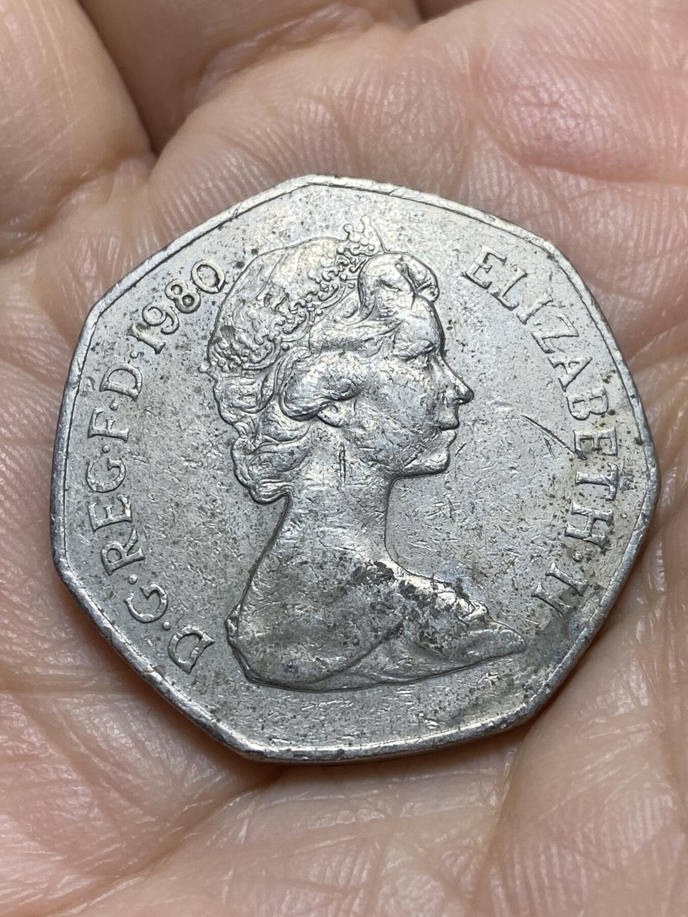 2025年第一百一十八场(总第一百四十四场）外国好品散币(免佣金) 英国🇬🇧1980年50新便士(伊丽莎白二世中年花冠，十进制第一版)