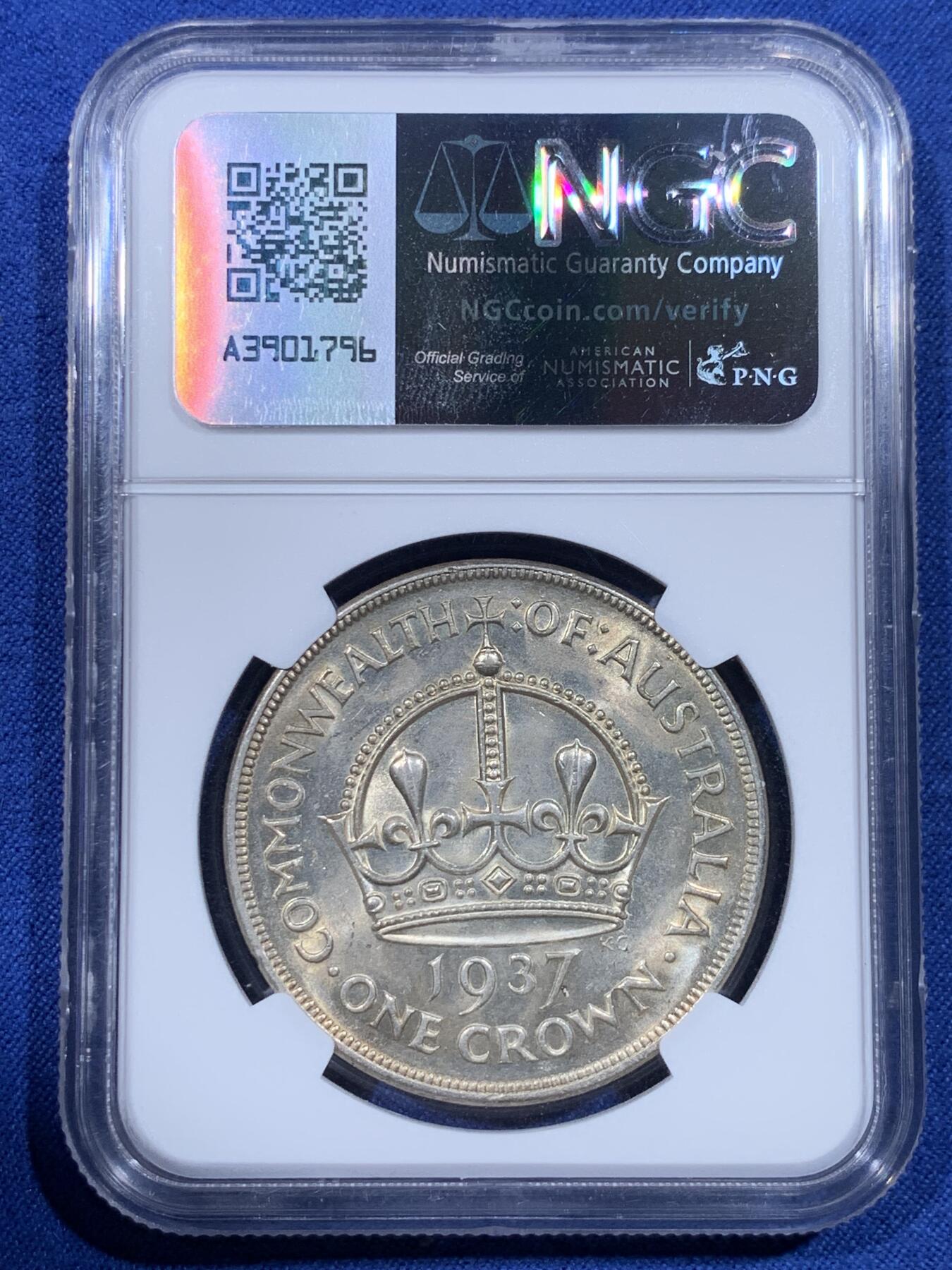 《竞宝斋》第433场 周日，周一 2场连拍 （全场包邮） NGC MS62 澳大利亚1937年乔治六世大皇冠1克朗银币，黄油彩包浆，转光强烈细节优秀。