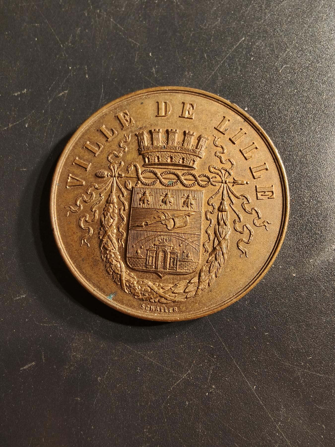 老王徽章第159期 法国里尔市大铜章     直径41mm.   重量40g