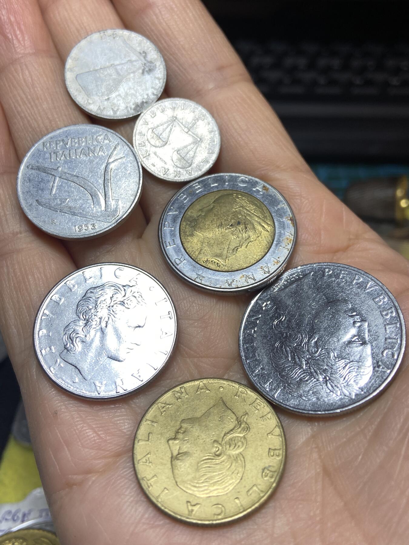 2025年第一百一十八场(总第一百四十四场）外国好品散币(免佣金) 意大利🇮🇹套币7枚：1975年100里拉，1978年200里拉，1983年500里拉，1978年50里拉，1953年10里拉，1954年5里拉，1954年1里拉