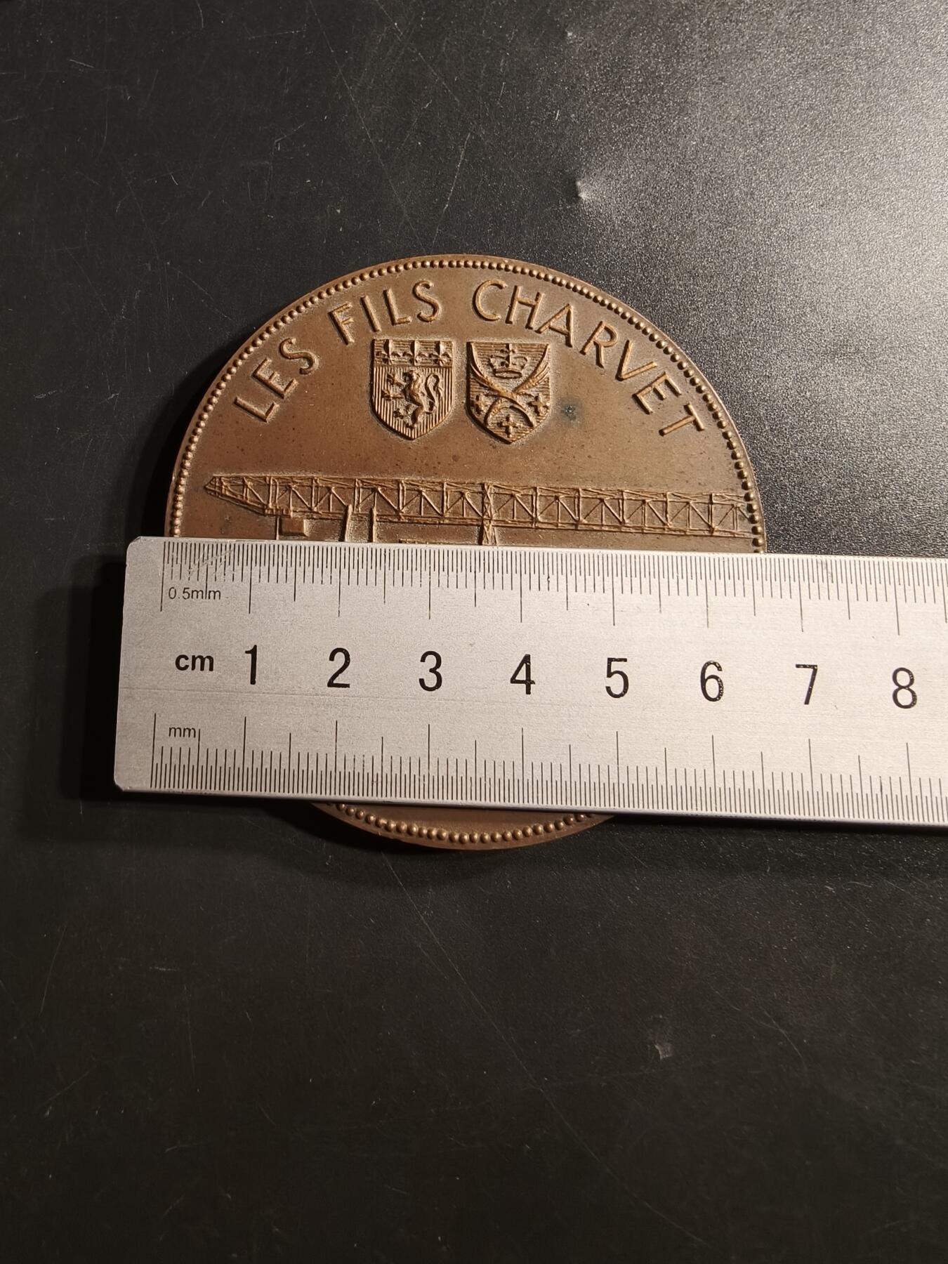 老王徽章第159期   法国查尔维港铁路贯通125周年大铜章    直径66mm.    重量140.6g