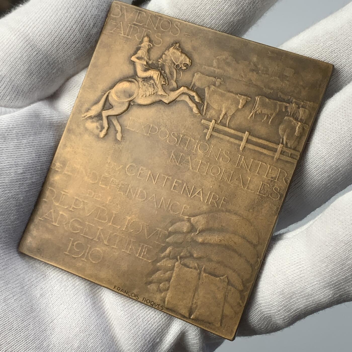 掌中浮雕-藏着的欧洲第039场 1910年阿根廷布宜诺斯艾利斯世博会铜章，62*72mm，类似蒙胧刀的雕刻手法，少见世博品种