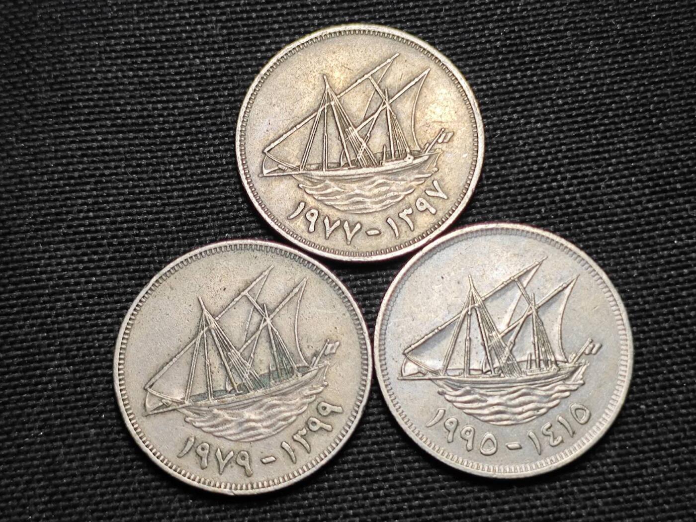 KK钱币收藏小铺  第359场  2月预留时间 周末发货  科威特100费尔3枚一组