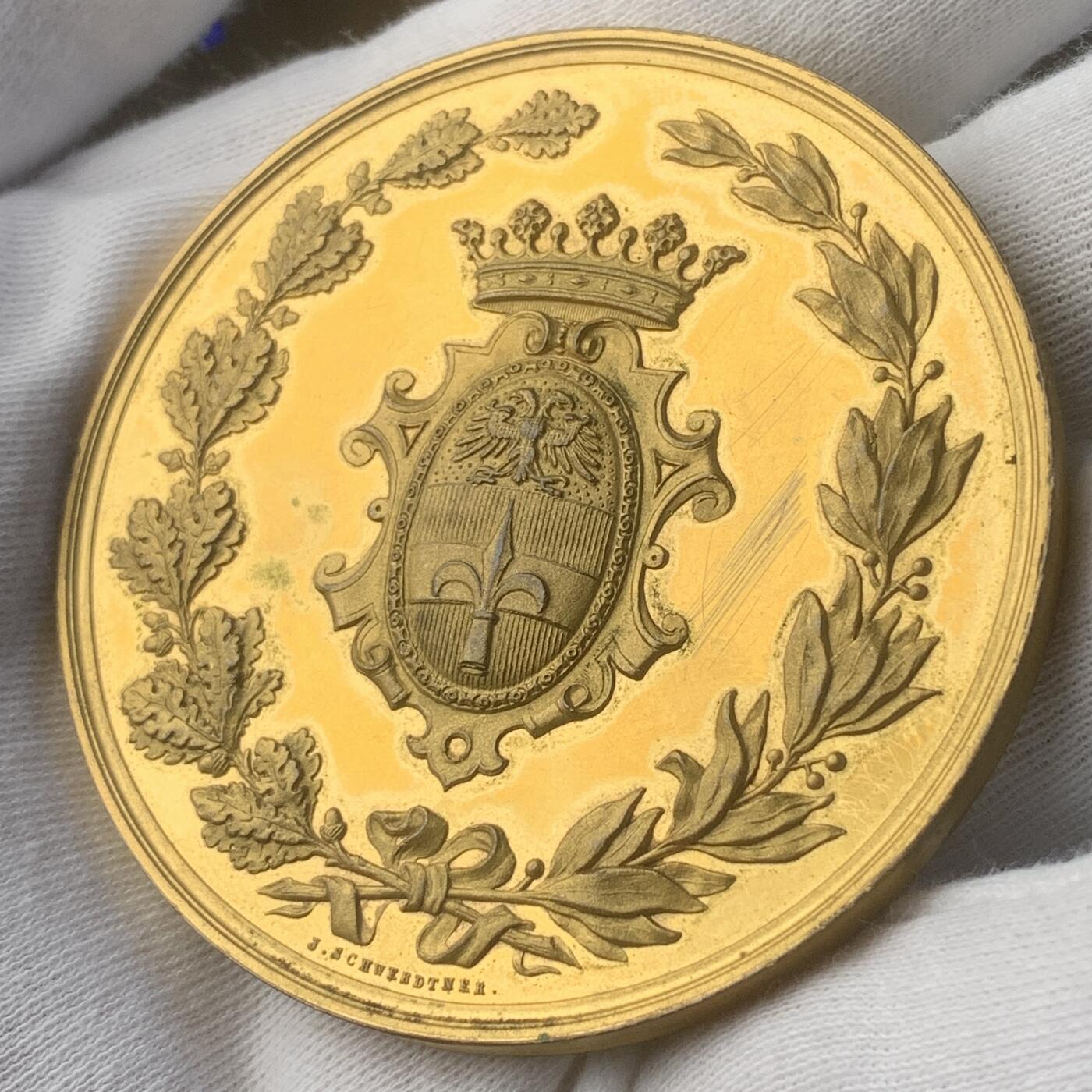 掌中浮雕-藏着的欧洲第039场 1882年奥地利工业与农业展览会镀金铜章 ， 61mm ，74.9g，雕刻大师安东.沙夫（A.Scharff）作品